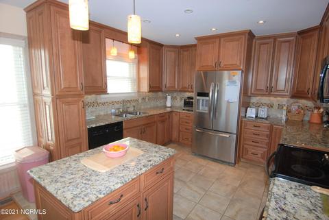 605 W Main St, Sunset Beach, NC 28468 photo 6