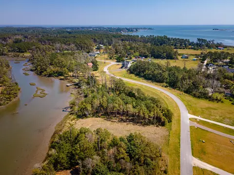 302 Quiet Cv, Gloucester, NC 28528 photo 10