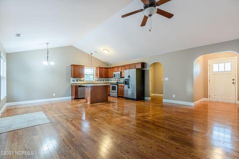 202 Demetrius Ct, Hubert, NC 28539 photo 5