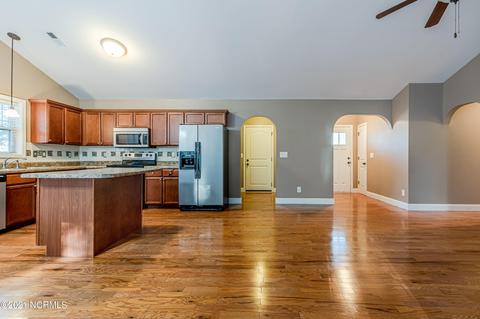 202 Demetrius Ct, Hubert, NC 28539 photo 9