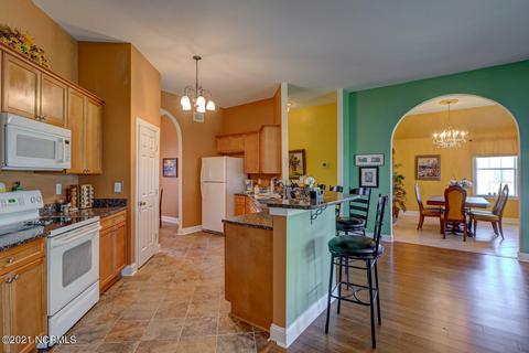717 Castle Bay Dr, Hampstead, NC 28443 photo 8