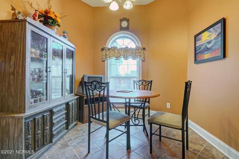 717 Castle Bay Dr, Hampstead, NC 28443 photo 11