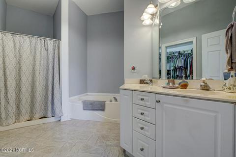 717 Castle Bay Dr, Hampstead, NC 28443 photo 22
