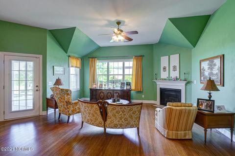 717 Castle Bay Dr, Hampstead, NC 28443 photo 5
