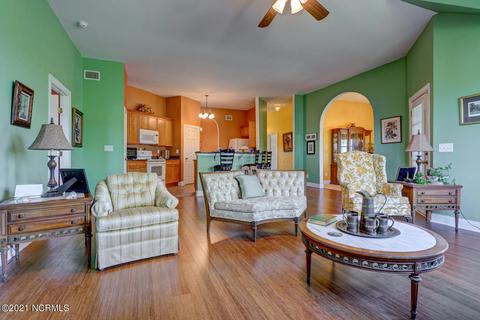 717 Castle Bay Dr, Hampstead, NC 28443 photo 7