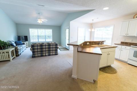 112 Holly Tree Ln, Hampstead, NC 28443 photo 7