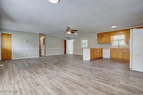 105 Pond View Ln, Hampstead, NC 28443 photo 8