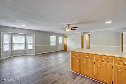105 Pond View Ln, Hampstead, NC 28443 photo 10