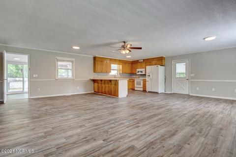 105 Pond View Ln, Hampstead, NC 28443 photo 5