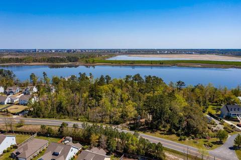 600 River Rd SE, Belville, NC 28451