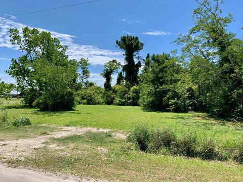133 Alfred Dr, Gloucester, NC 28528 photo 3