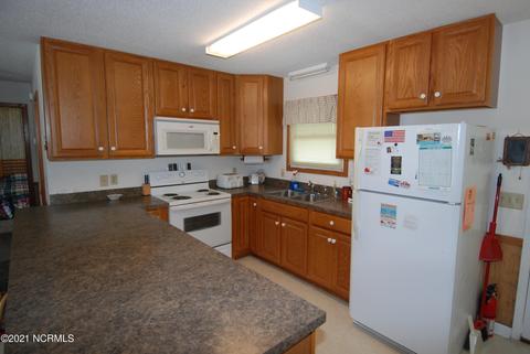 426 4th St, Sunset Beach, NC 28468 photo 7