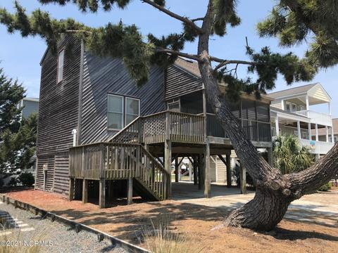 426 4th St, Sunset Beach, NC 28468 photo 2