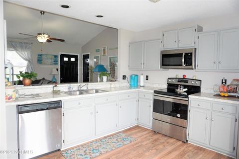 409 E Volant St, Hubert, NC 28539 photo 14