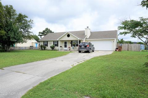 409 E Volant St, Hubert, NC 28539 photo 4