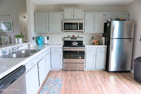 409 E Volant St, Hubert, NC 28539 photo 13