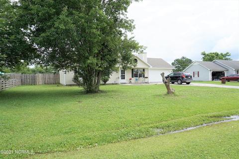 409 E Volant St, Hubert, NC 28539 photo 3