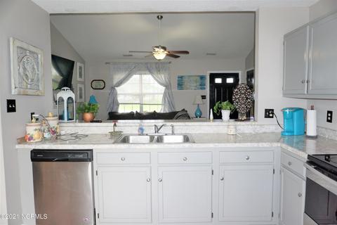 409 E Volant St, Hubert, NC 28539 photo 16