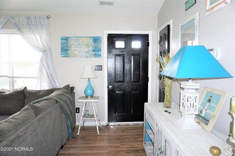 409 E Volant St, Hubert, NC 28539 photo 5