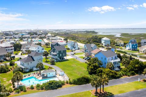 107 Island Quay Ct, Atlantic Beach, NC 28512