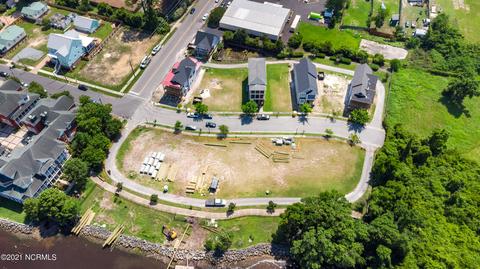 802 E Front St, New Bern, NC 28560 photo 4