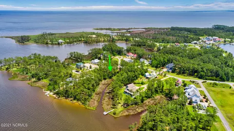 177 Oyster Point Rd, Oriental, NC 28571