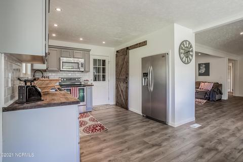 147 Turtle Shell Rd, Richlands, NC 28574 photo 4