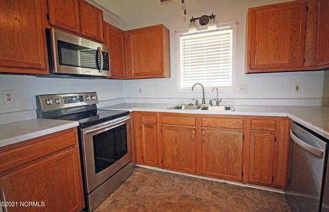 114 Dayrell Dr, Hubert, NC 28539 photo 7