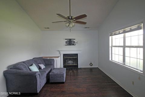 114 Dayrell Dr, Hubert, NC 28539 photo 4