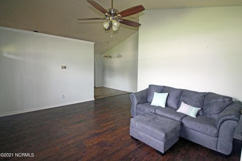 114 Dayrell Dr, Hubert, NC 28539 photo 5