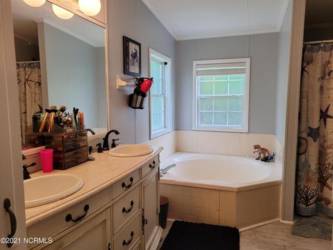 657 Straits Rd, Gloucester, NC 28528 photo 18