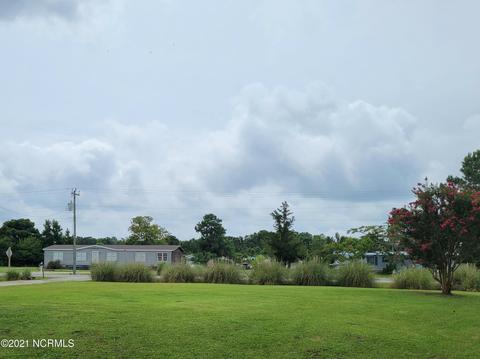 657 Straits Rd, Gloucester, NC 28528 photo 3