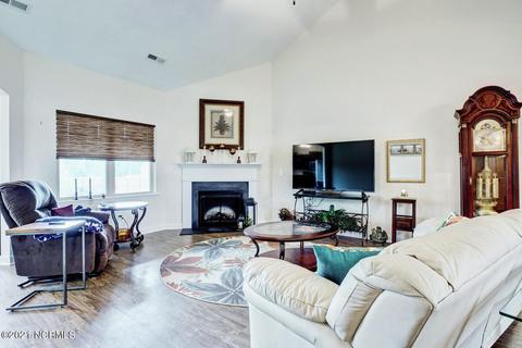 686 Aria Ln, Hubert, NC 28539 photo 5
