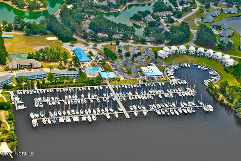 5704 Sloop Ct, New Bern, NC 28560 photo 2