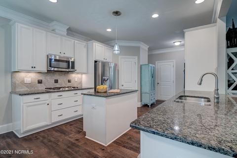 99 Aster Pl, Hampstead, NC 28443 photo 11