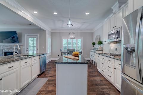 99 Aster Pl, Hampstead, NC 28443 photo 13
