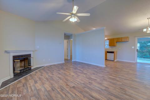 271 Parnell Rd, Hubert, NC 28539 photo 4