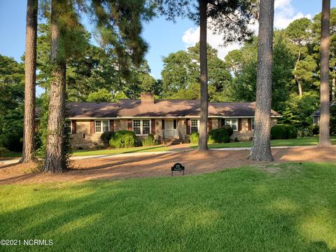 202 Forest Dr, Clinton, NC 28328 photo 1