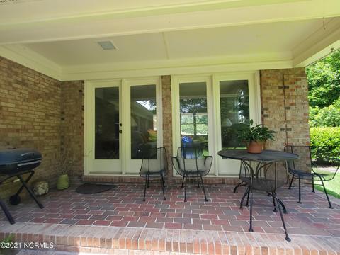 202 Forest Dr, Clinton, NC 28328 photo 4