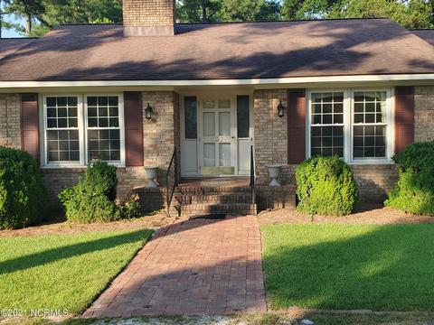 202 Forest Dr, Clinton, NC 28328 photo 2