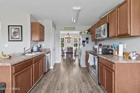 105 Hall Effect Ln, Maple Hill, NC 28454 photo 8