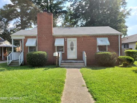 1018 Faison St E, Wilson, NC 27893 photo 1