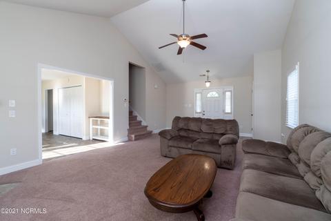 401 Sundown Ct, Hubert, NC 28539 photo 4