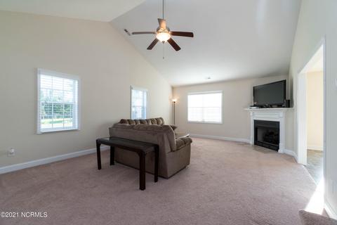 401 Sundown Ct, Hubert, NC 28539 photo 3