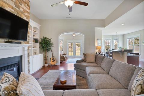 360 Camelot Way, Hampstead, NC 28443 photo 8