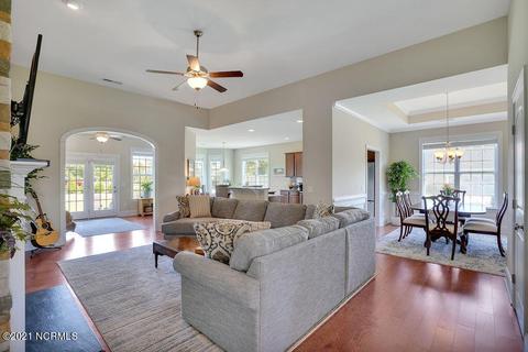 360 Camelot Way, Hampstead, NC 28443 photo 7