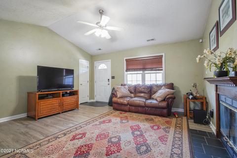 202 Britton Ln, Hubert, NC 28539 photo 7