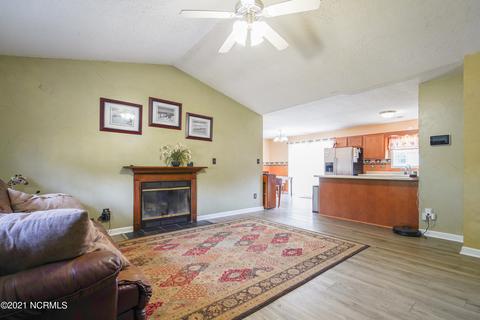 202 Britton Ln, Hubert, NC 28539 photo 6