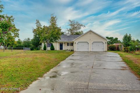 404 Dayrell Dr, Hubert, NC 28539 photo 2