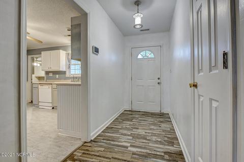 404 Dayrell Dr, Hubert, NC 28539 photo 5
